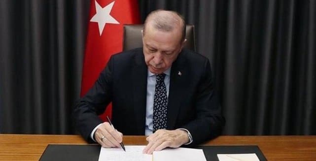 14 Fakülte ve Enstitüye Kapatma Kararı
