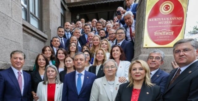 Yeni Parti'nin Yönetim Kadrosu Belli Oldu